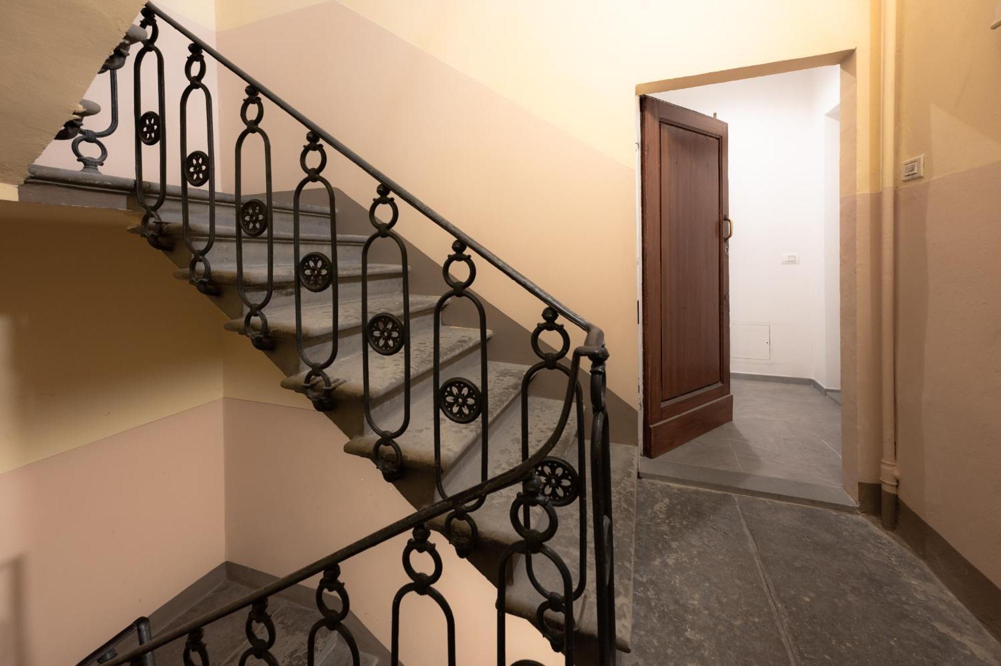 Via Ponte Alle Mosse, 19 - Florence Charming Apartments - A Chic, Newly Renovated Apartment Near Tram Leopolda, A Few Min From Downtown 外观 照片